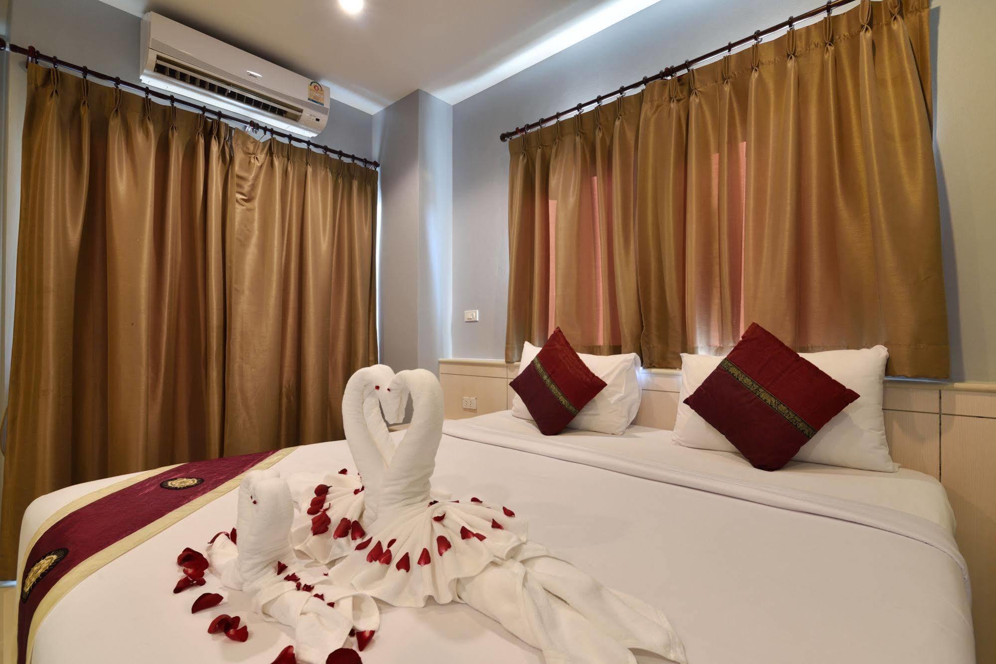 88 Hotel Patong Exterior photo