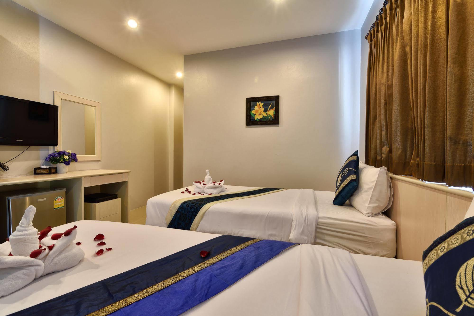 88 Hotel Patong Exterior photo