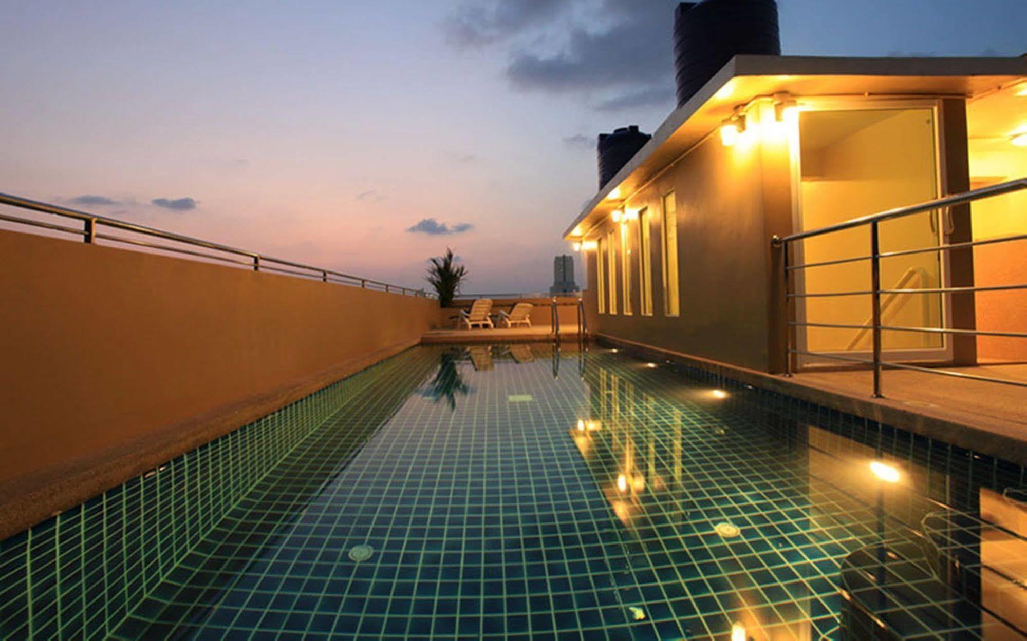 88 Hotel Patong Exterior photo